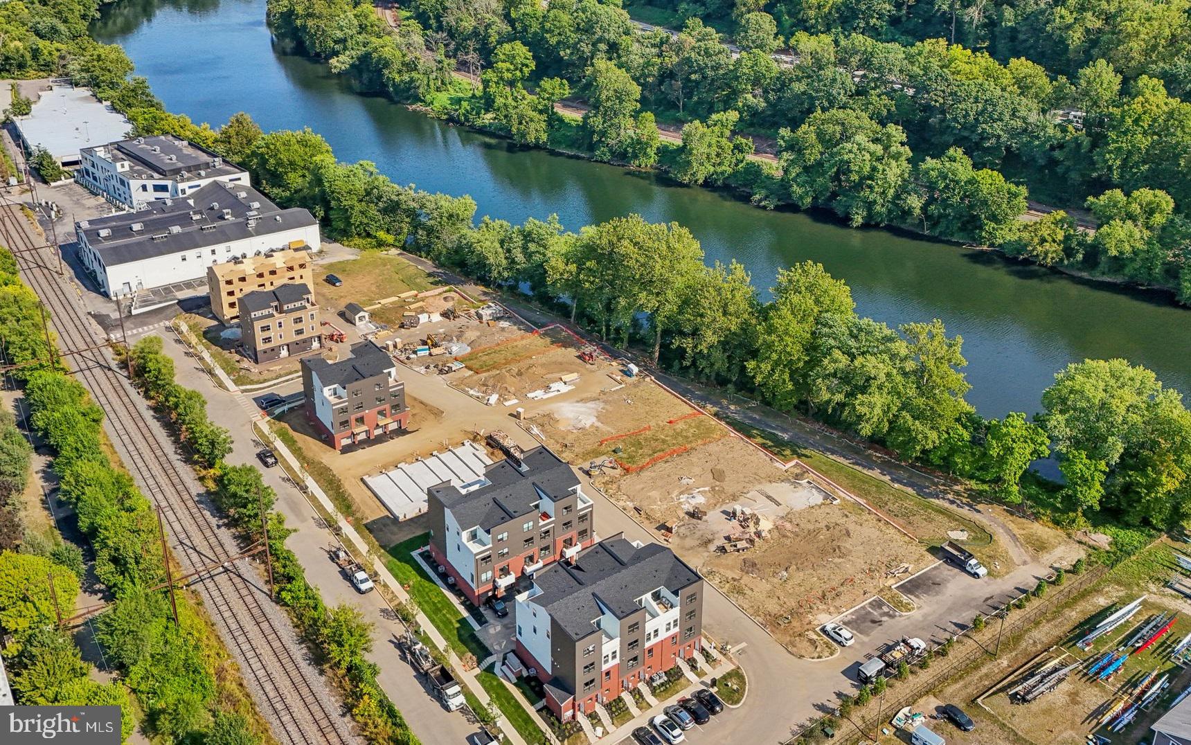 924 RIVERPLACE DRIVE