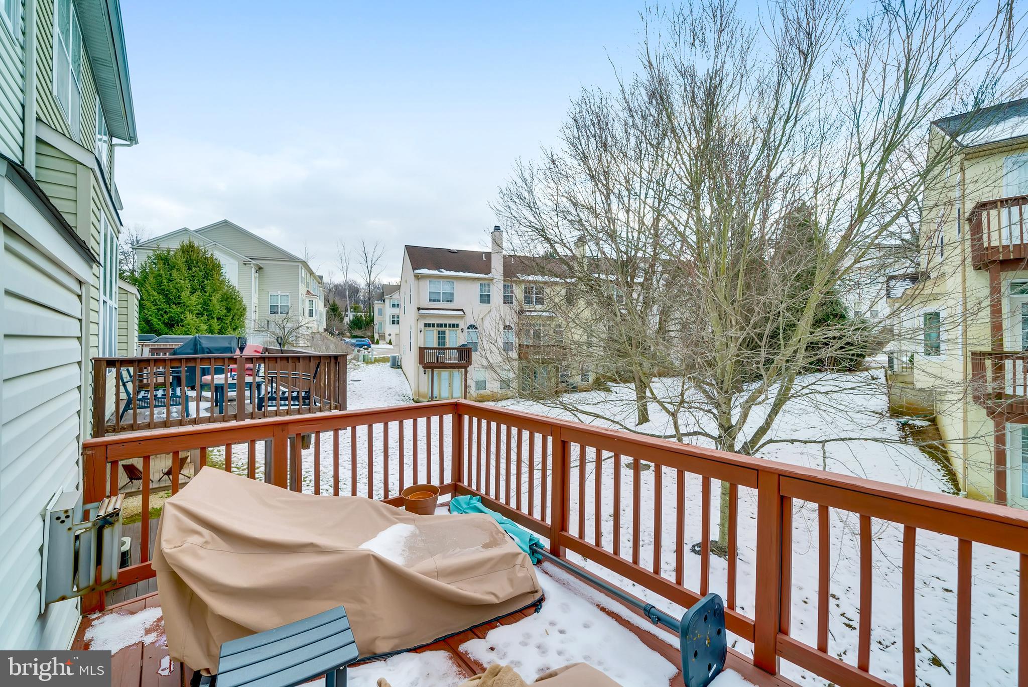 3 HONEY LOCUST COURT