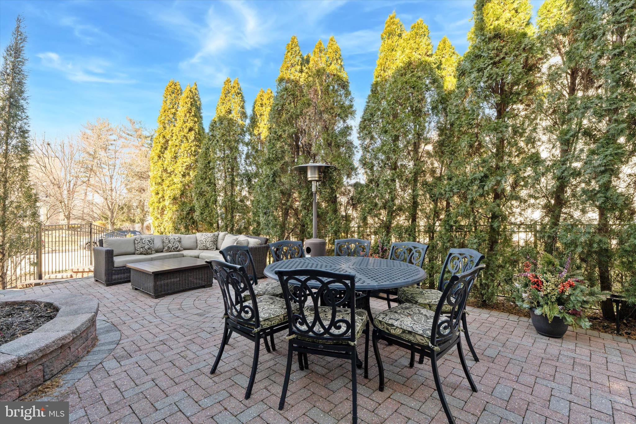 695 CHERRYDALE DRIVE