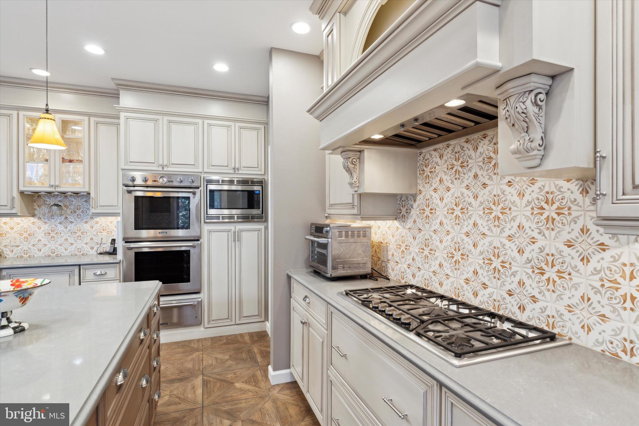 695 CHERRYDALE DRIVE