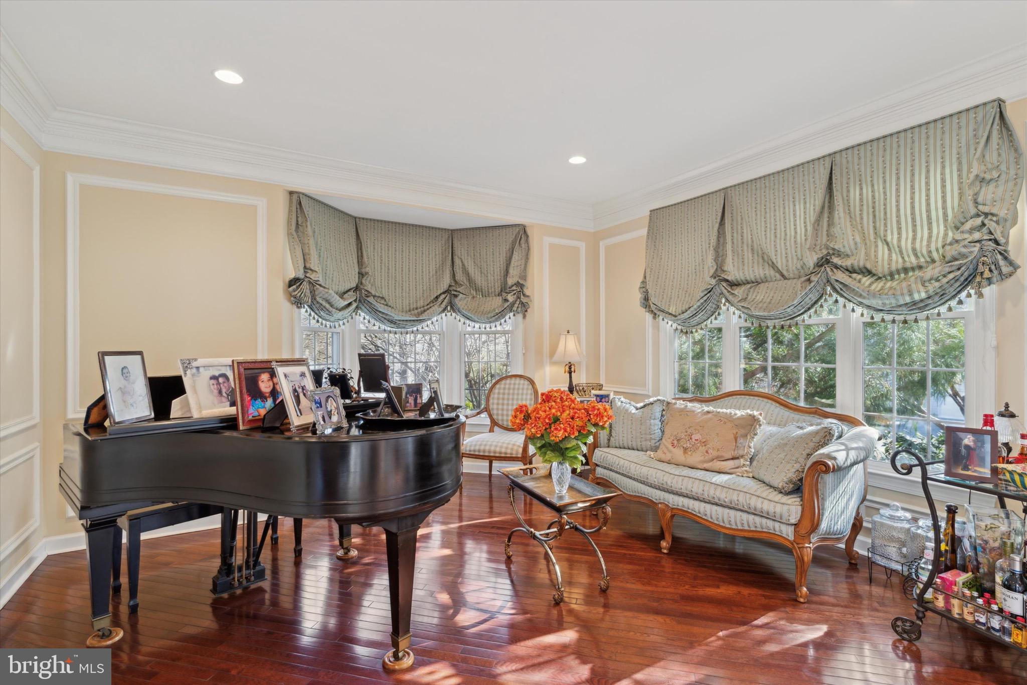 695 CHERRYDALE DRIVE