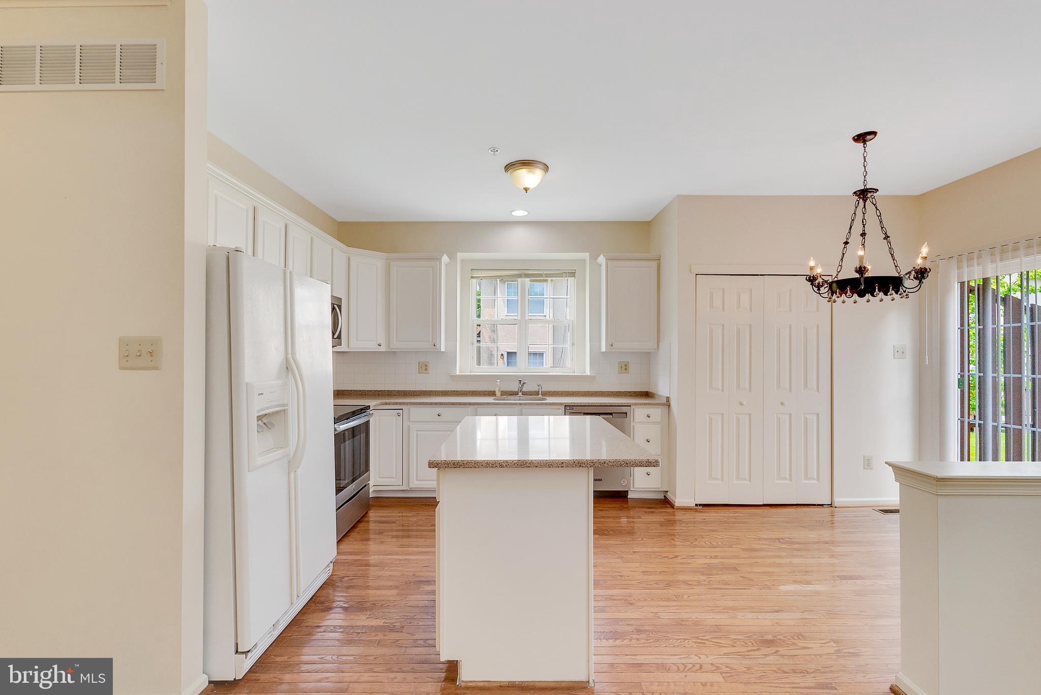 301 ROLLING HILL DRIVE