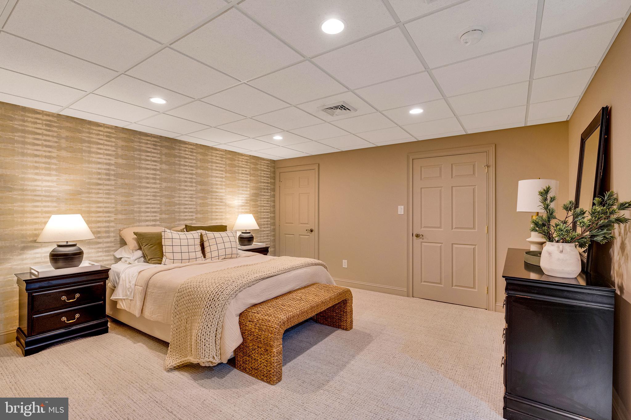 2765 HONEYSUCKLE LANE