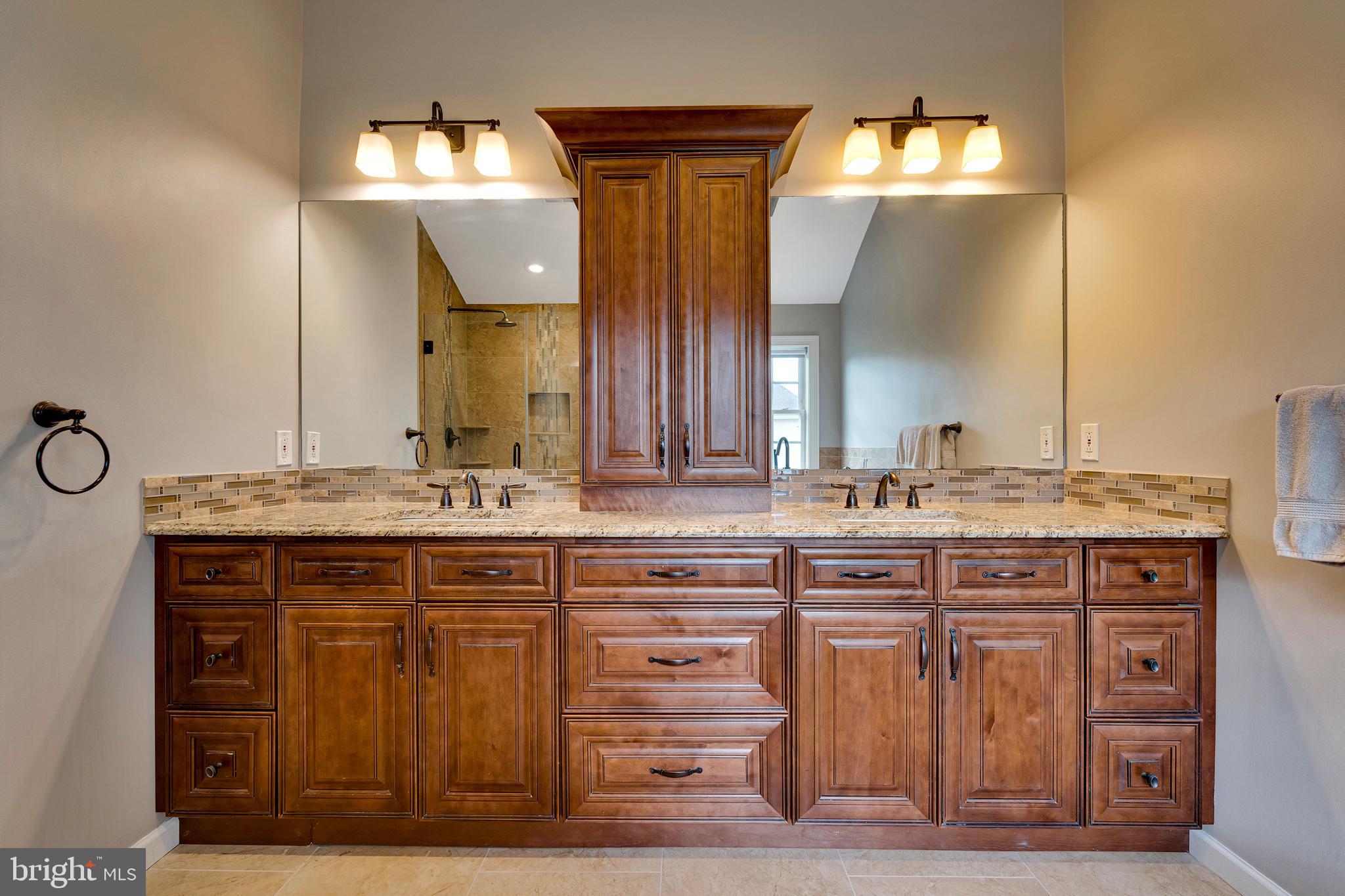 2765 HONEYSUCKLE LANE