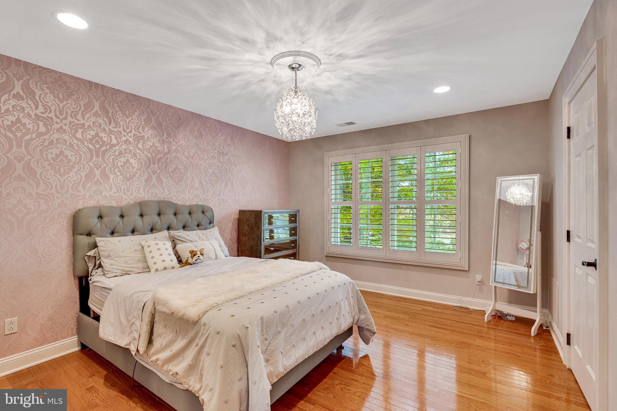 2765 HONEYSUCKLE LANE