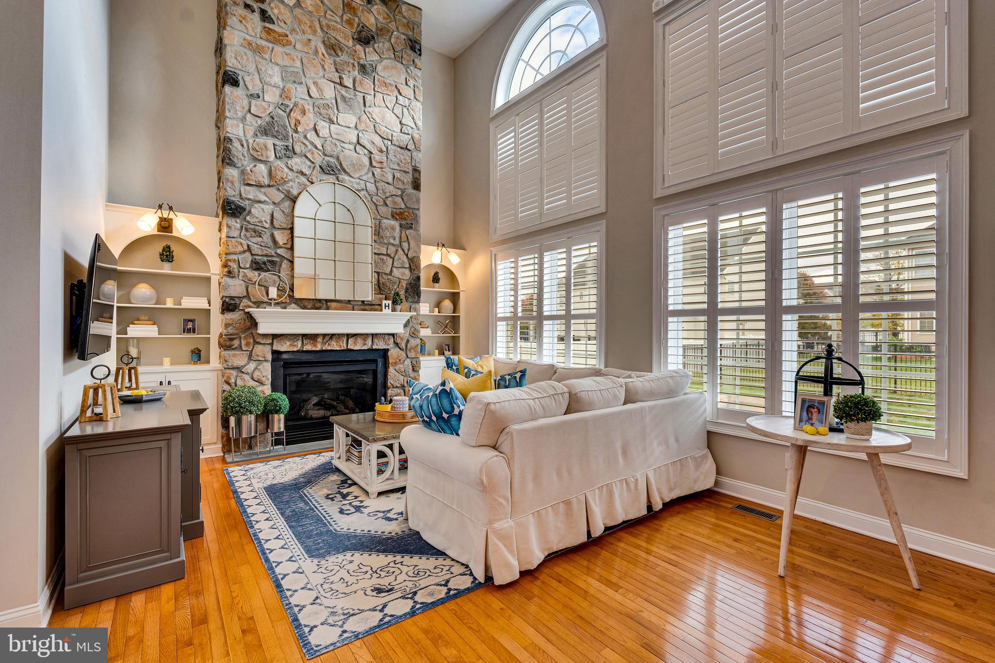 2765 HONEYSUCKLE LANE