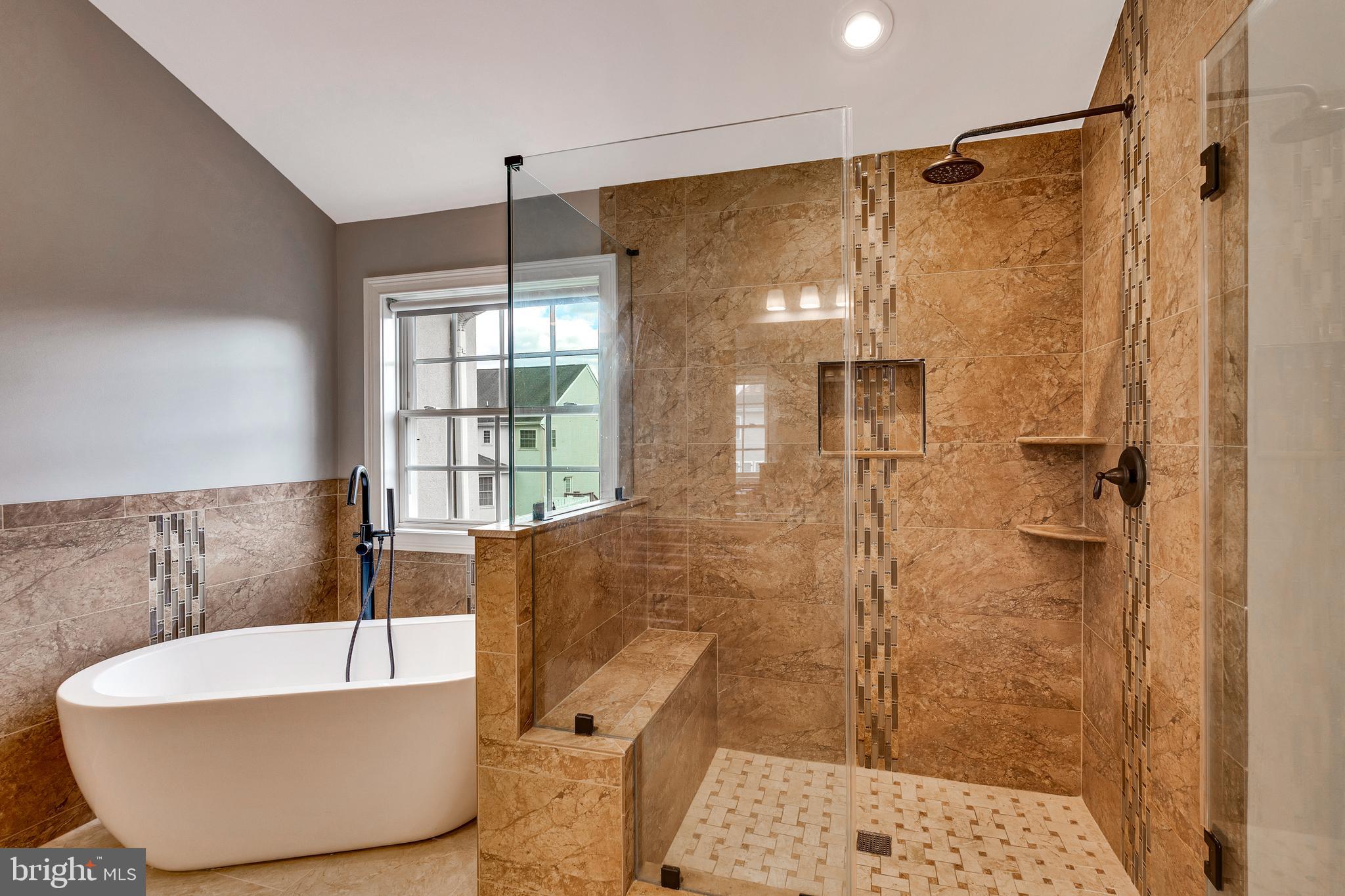 2765 HONEYSUCKLE LANE