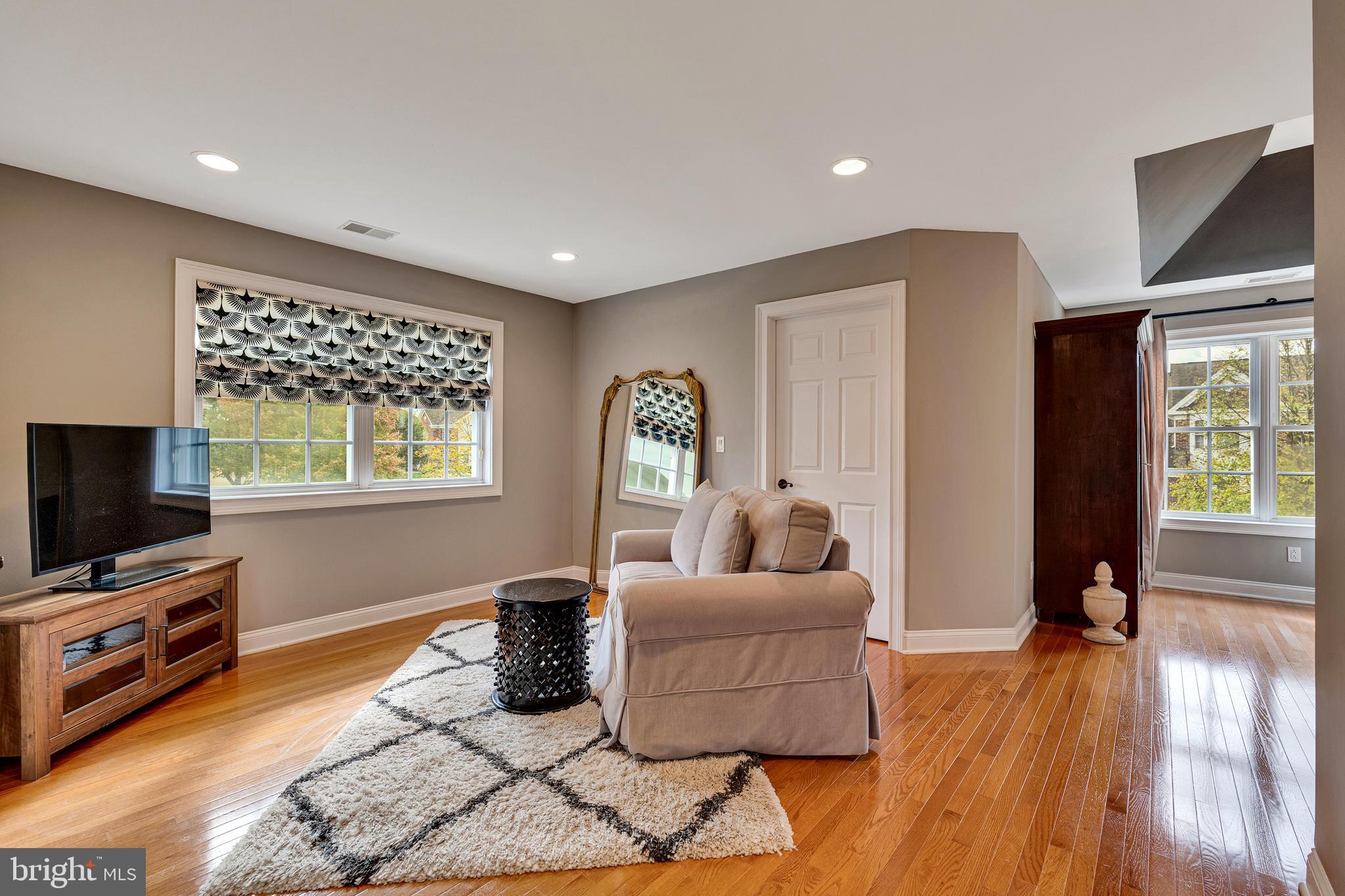 2765 HONEYSUCKLE LANE