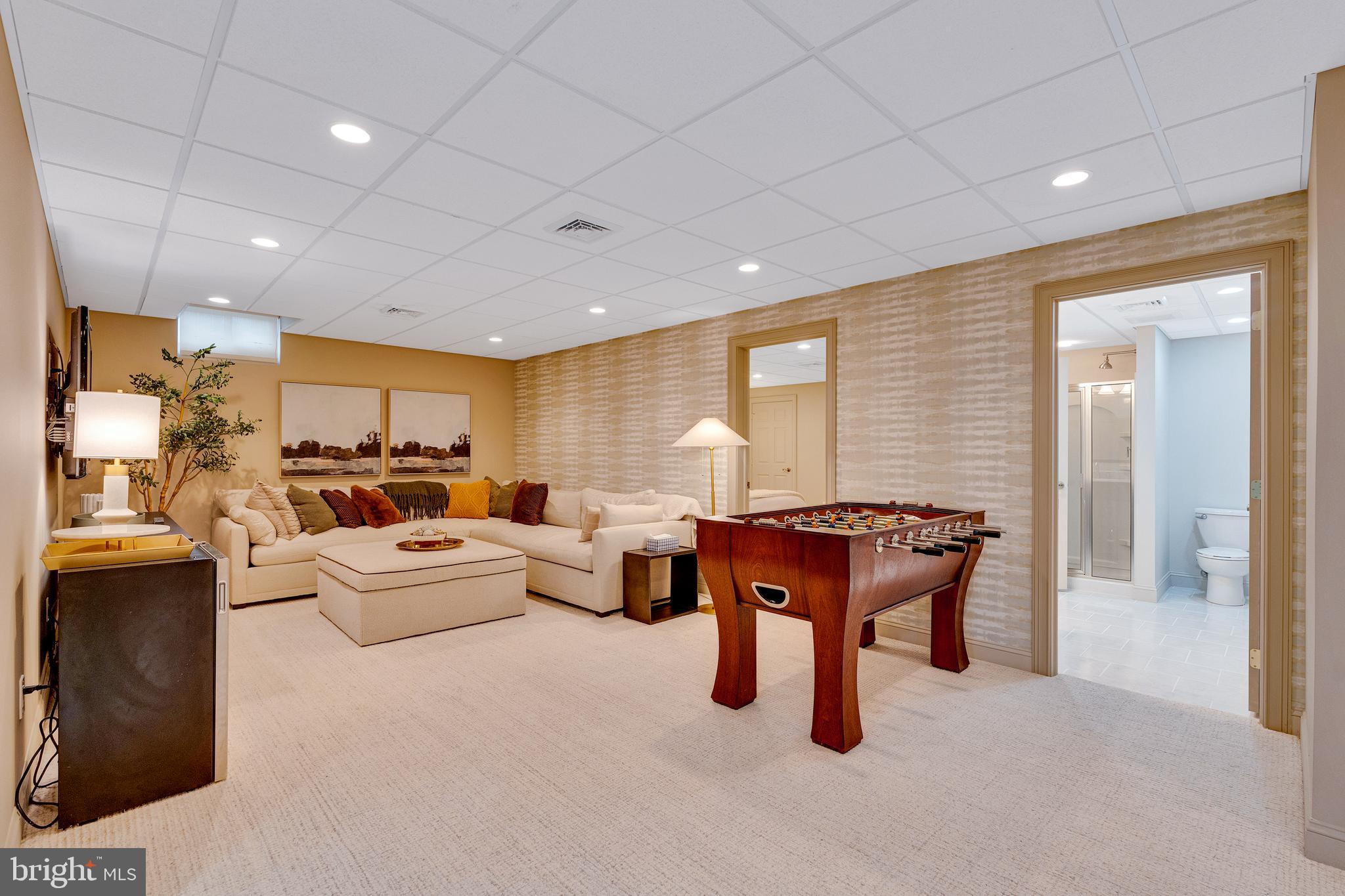 2765 HONEYSUCKLE LANE