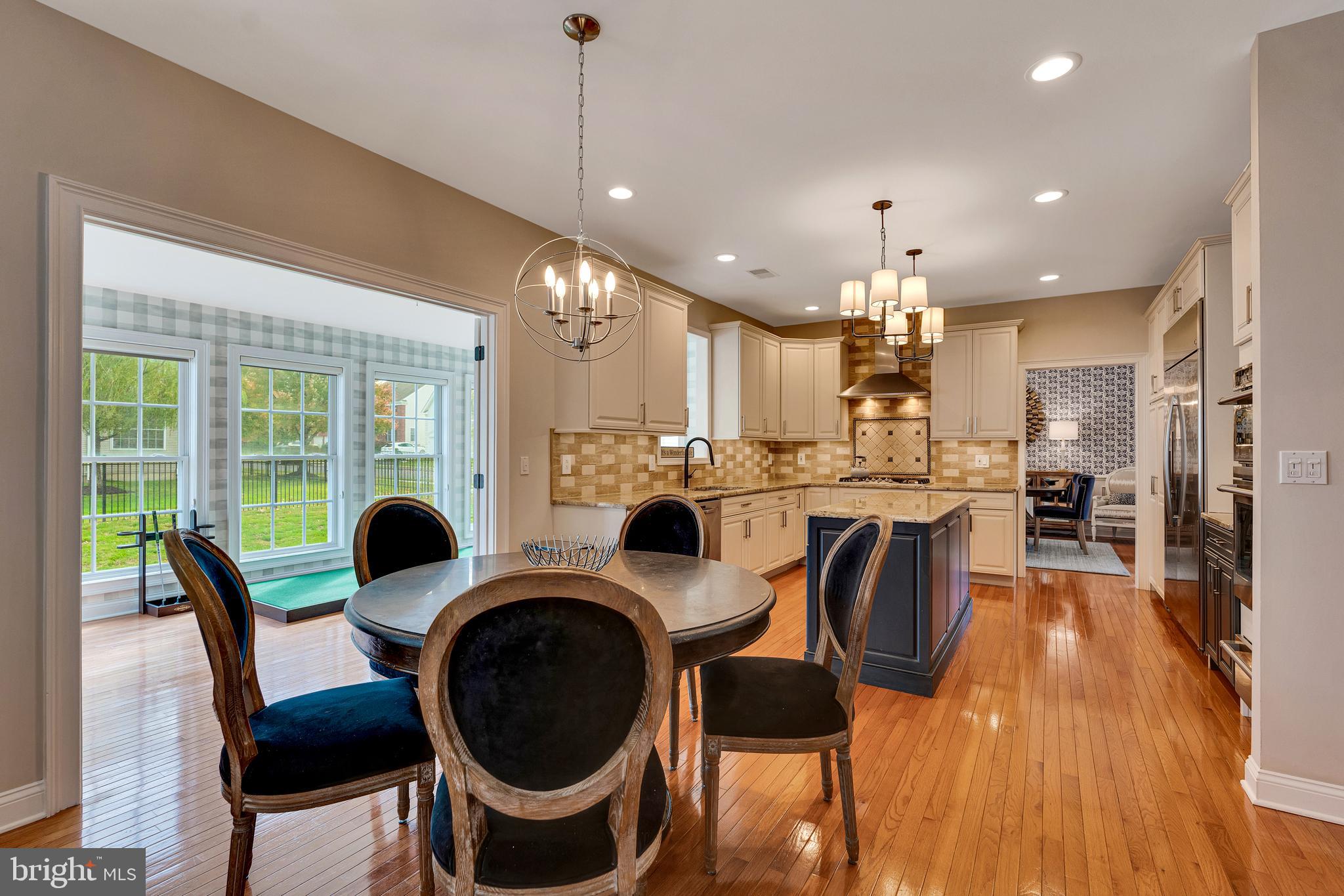 2765 HONEYSUCKLE LANE