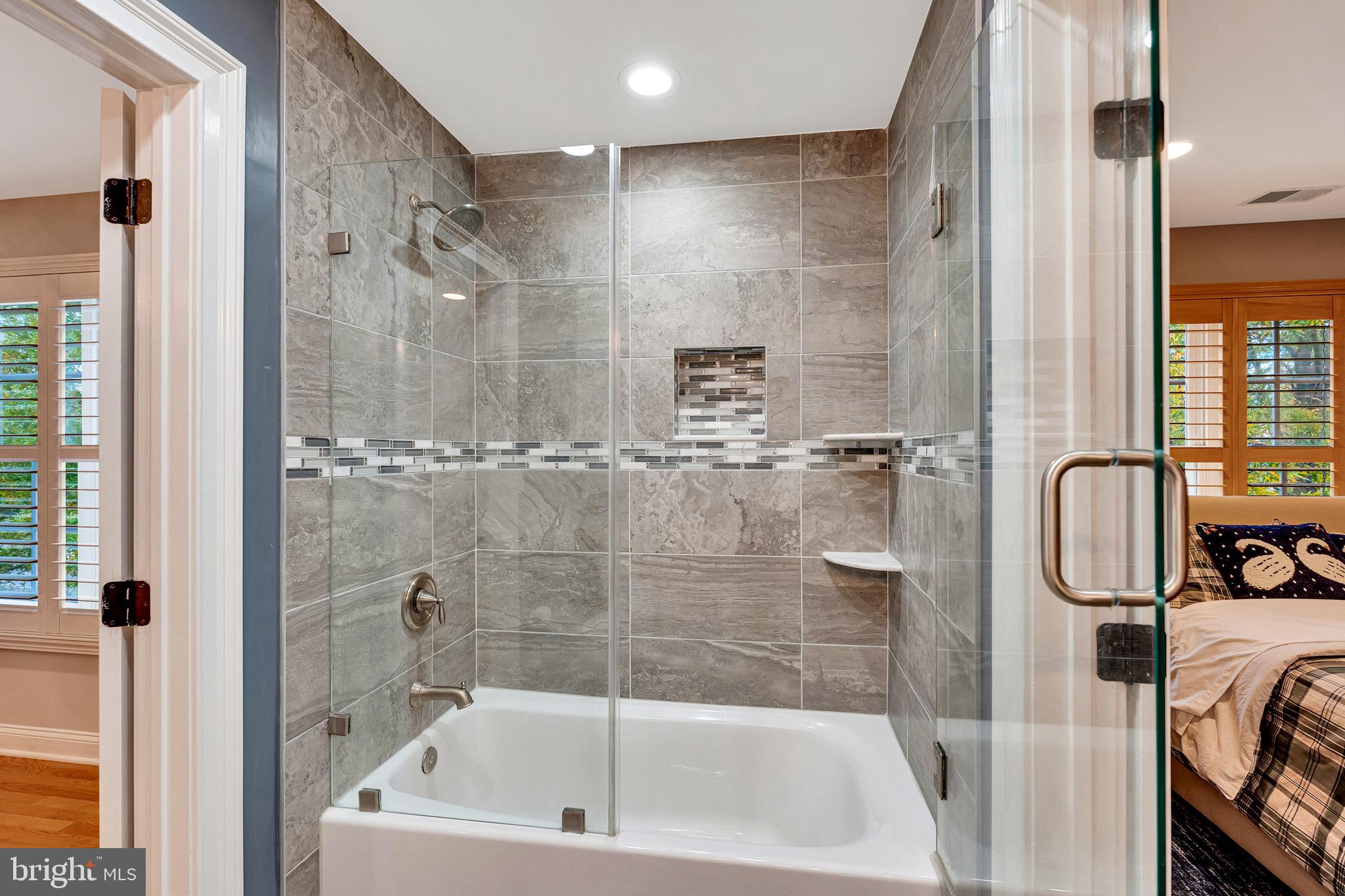 2765 HONEYSUCKLE LANE