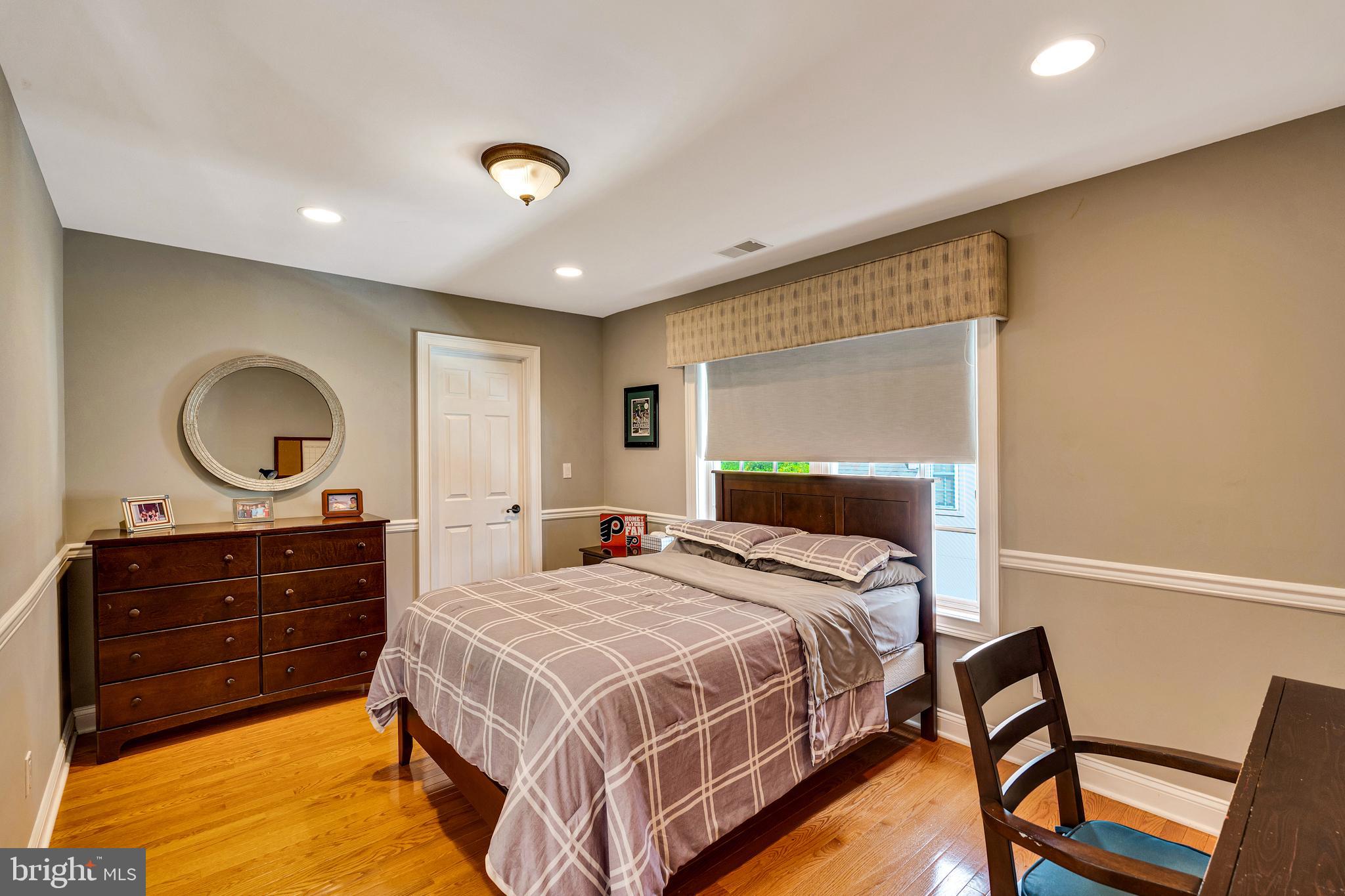 2765 HONEYSUCKLE LANE