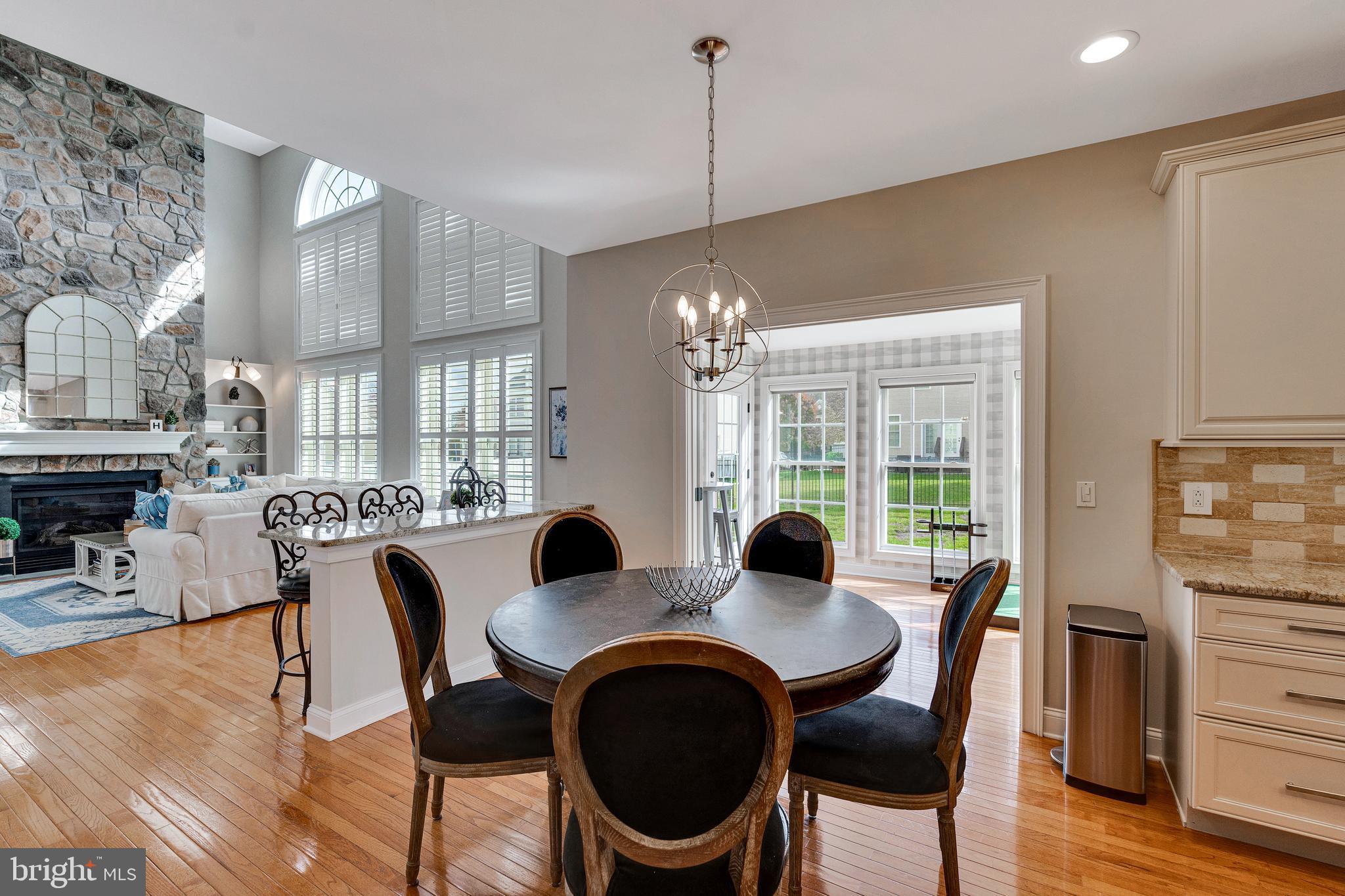 2765 HONEYSUCKLE LANE