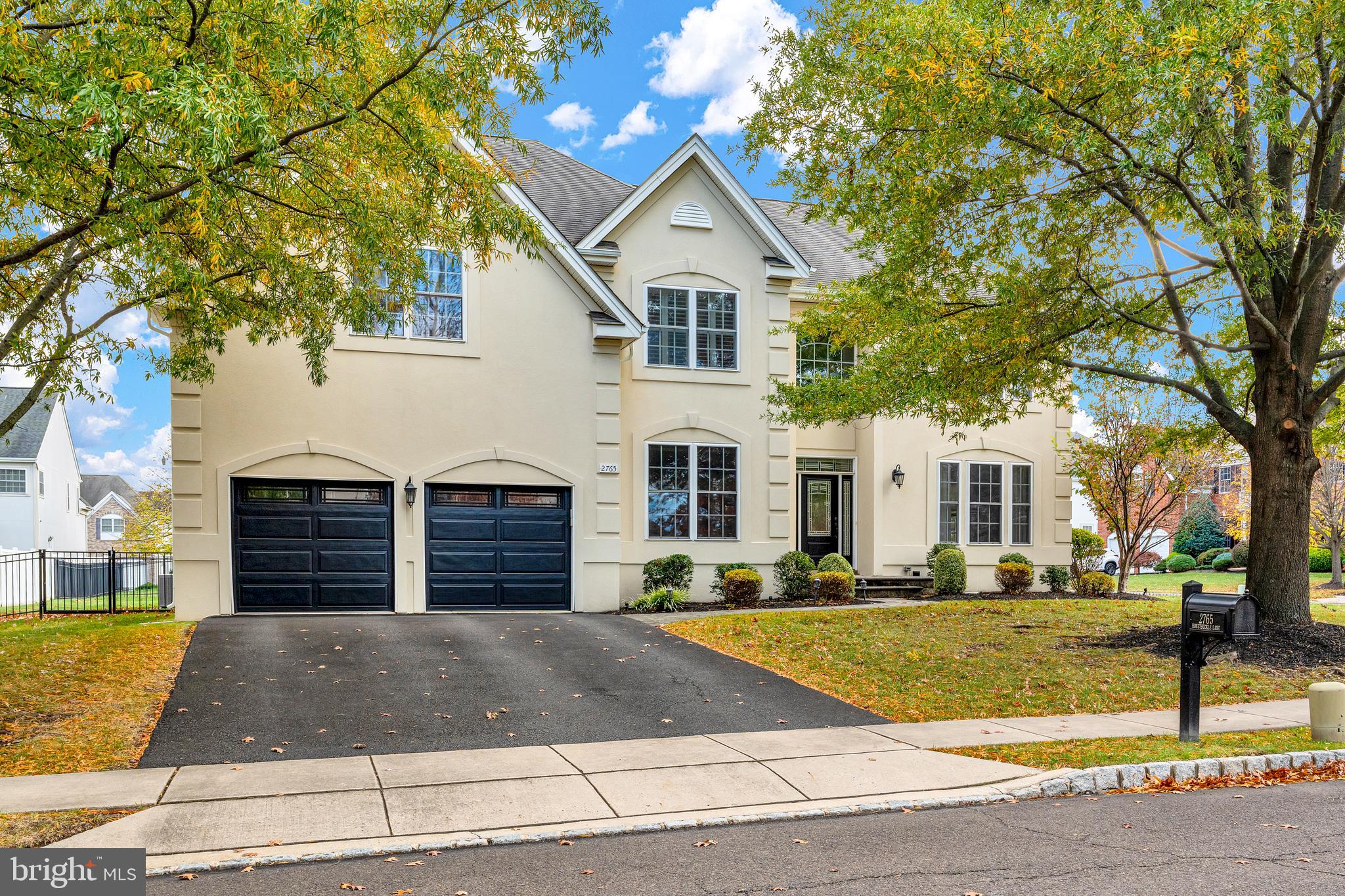 2765 HONEYSUCKLE LANE