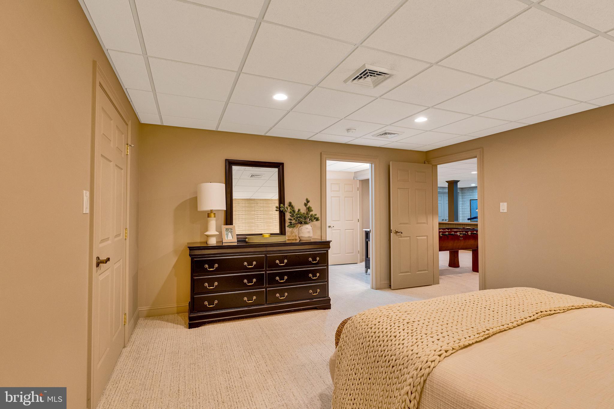 2765 HONEYSUCKLE LANE