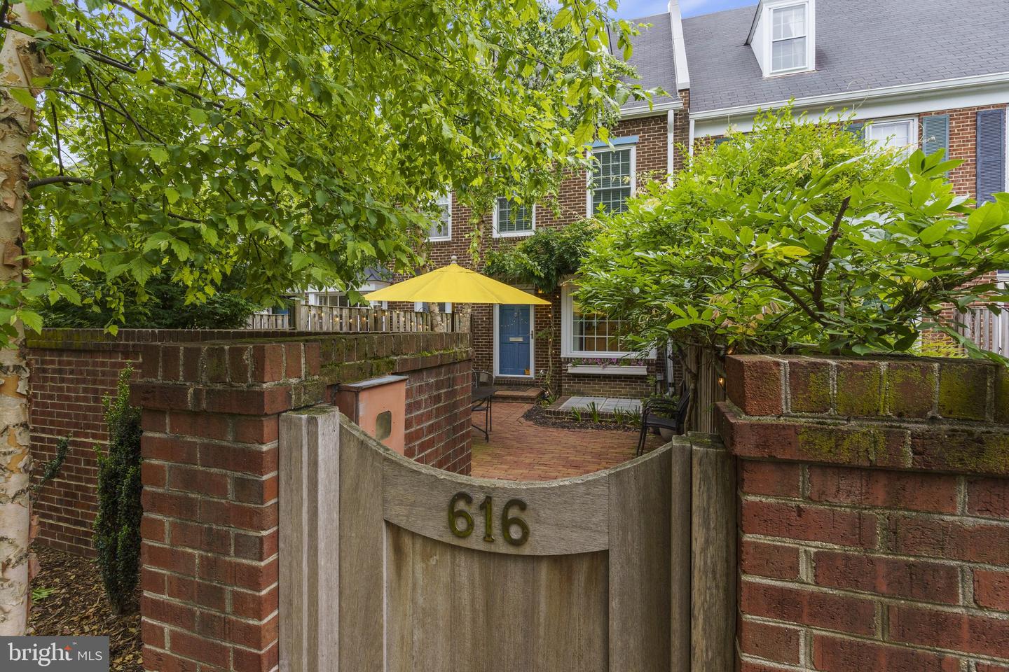 616 Queen St