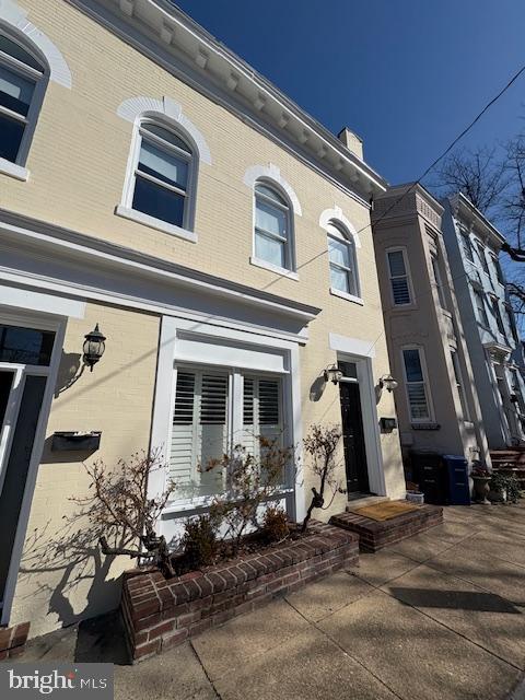 921 Cameron St