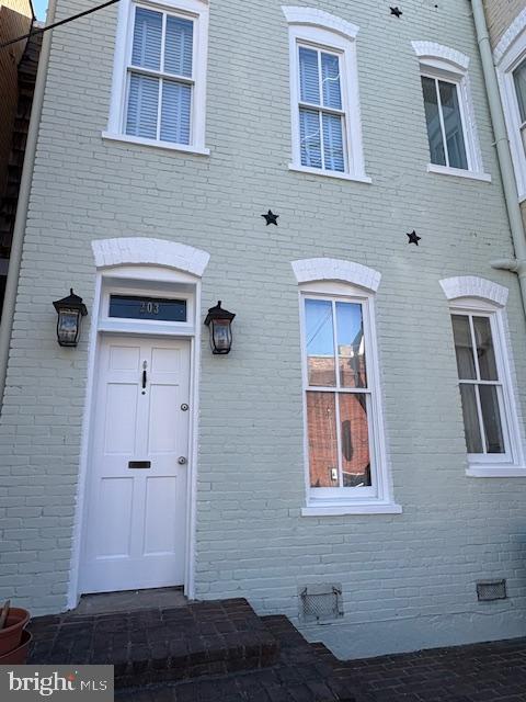 921 Cameron St
