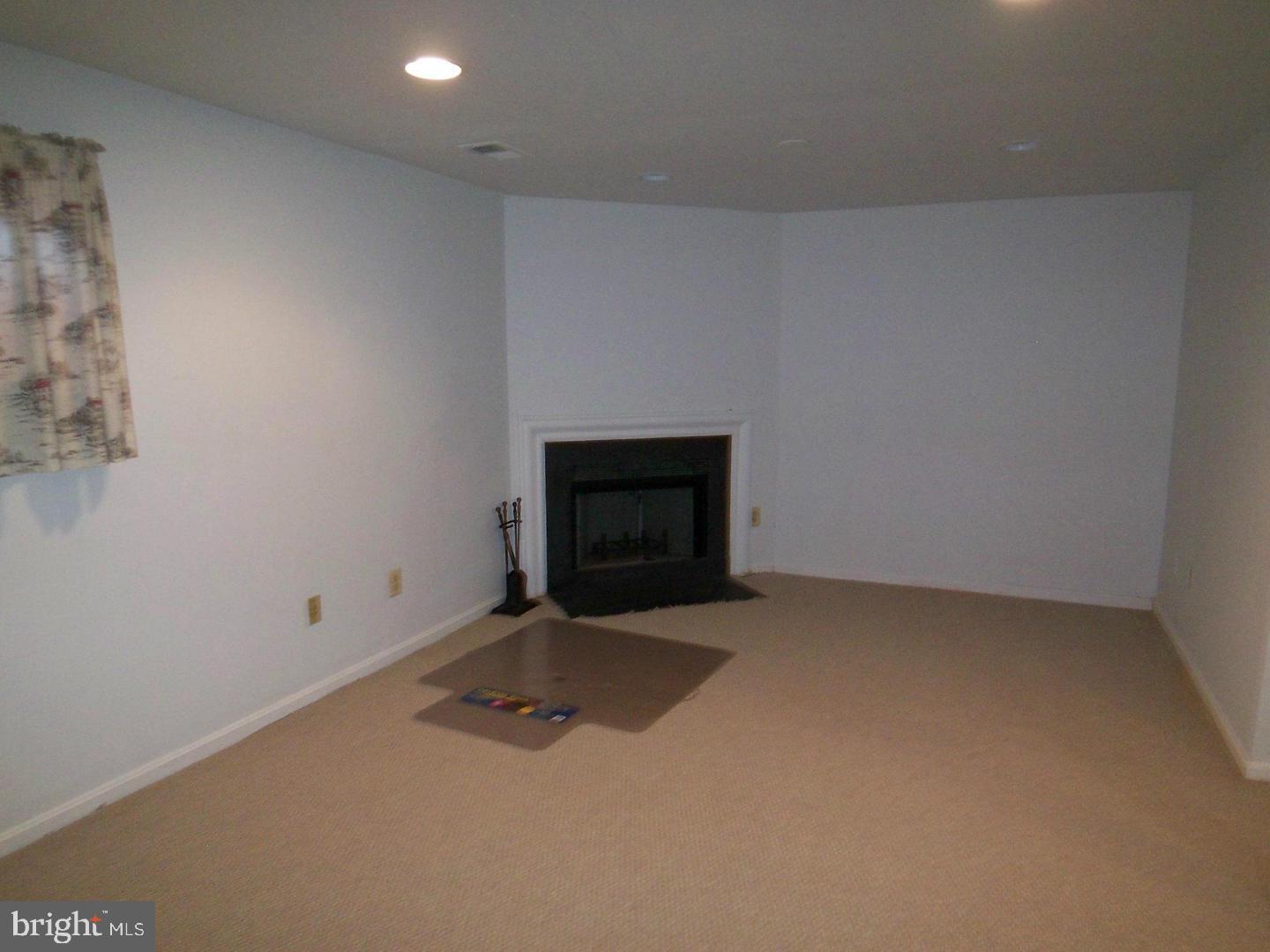 9033 Lee Hwy