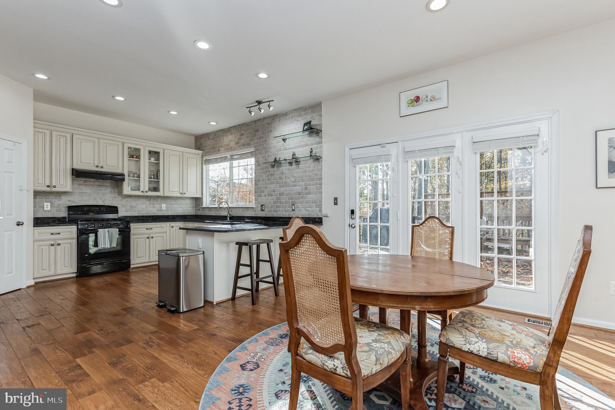 4026 Rosemeade Dr