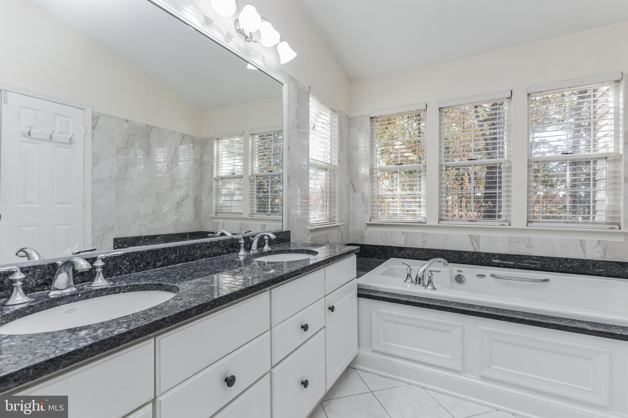 4026 Rosemeade Dr