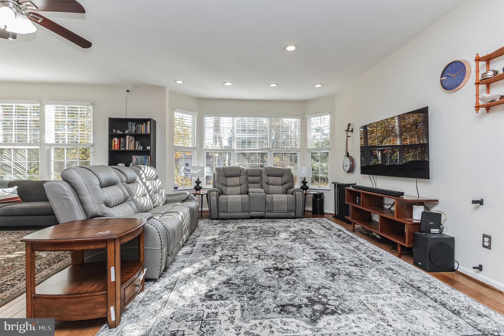 4026 Rosemeade Dr