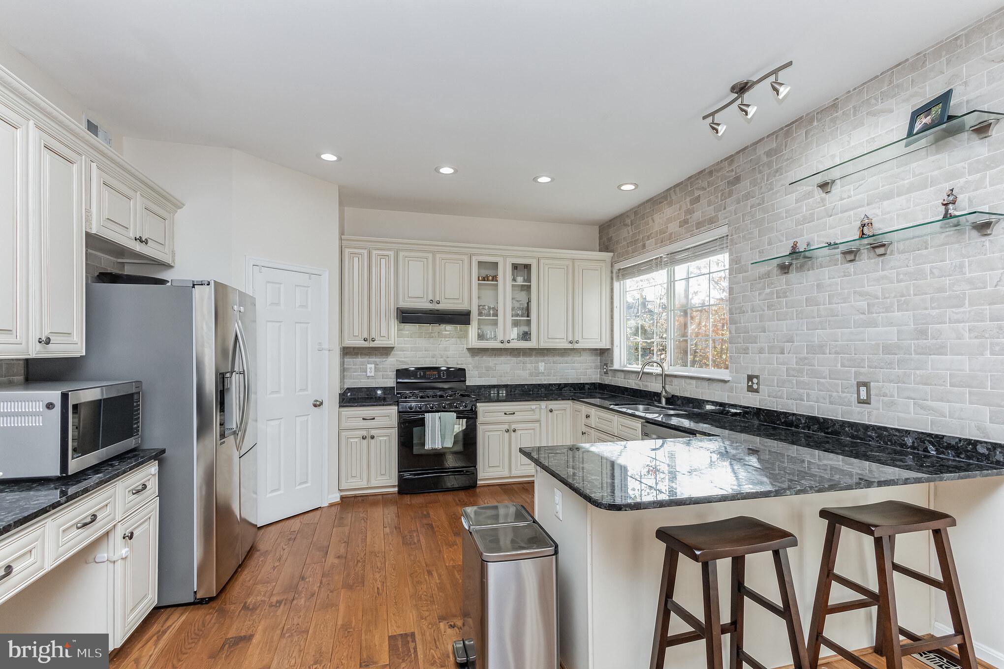 4026 Rosemeade Dr