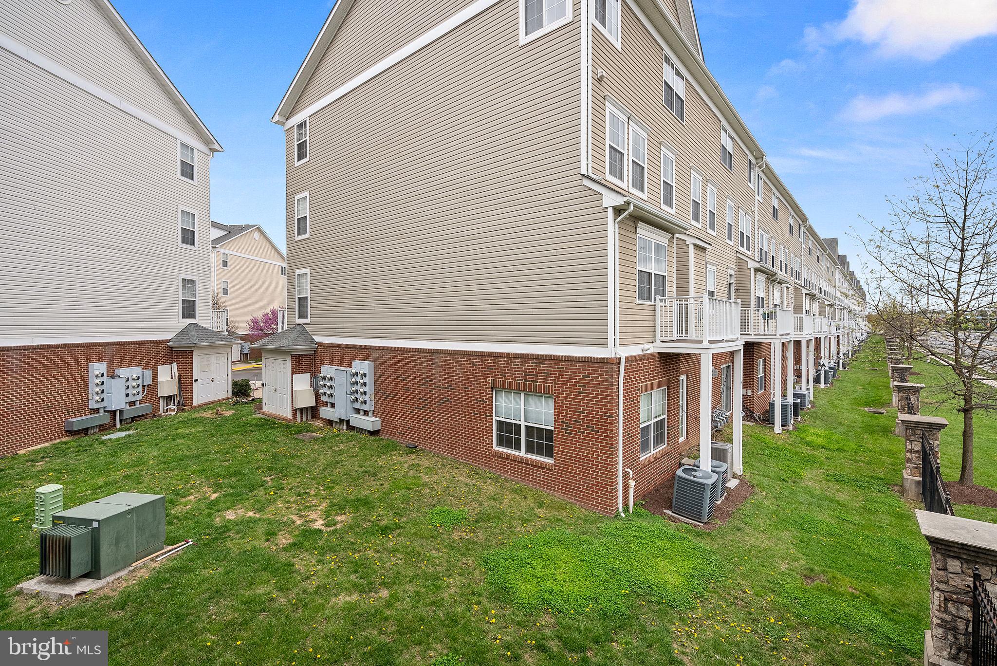 13693 Venturi Ln #244