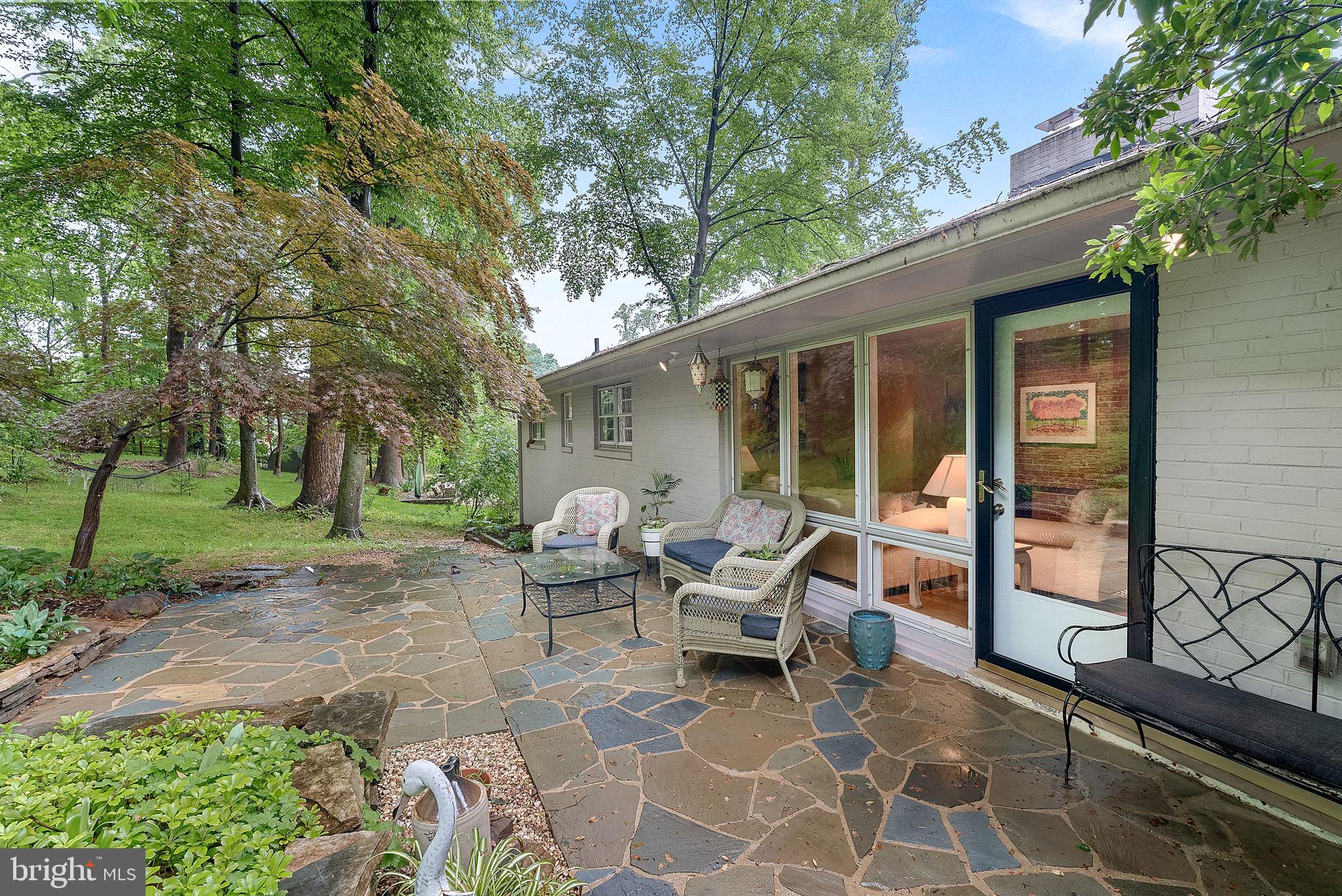 3608 Whispering Ln