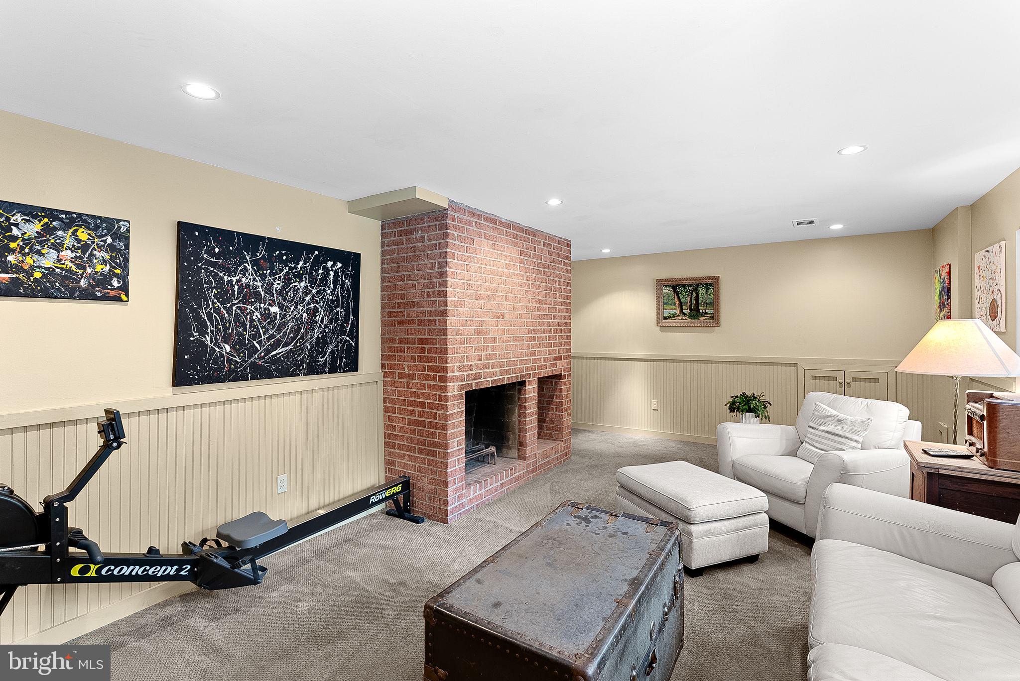 3608 Whispering Ln