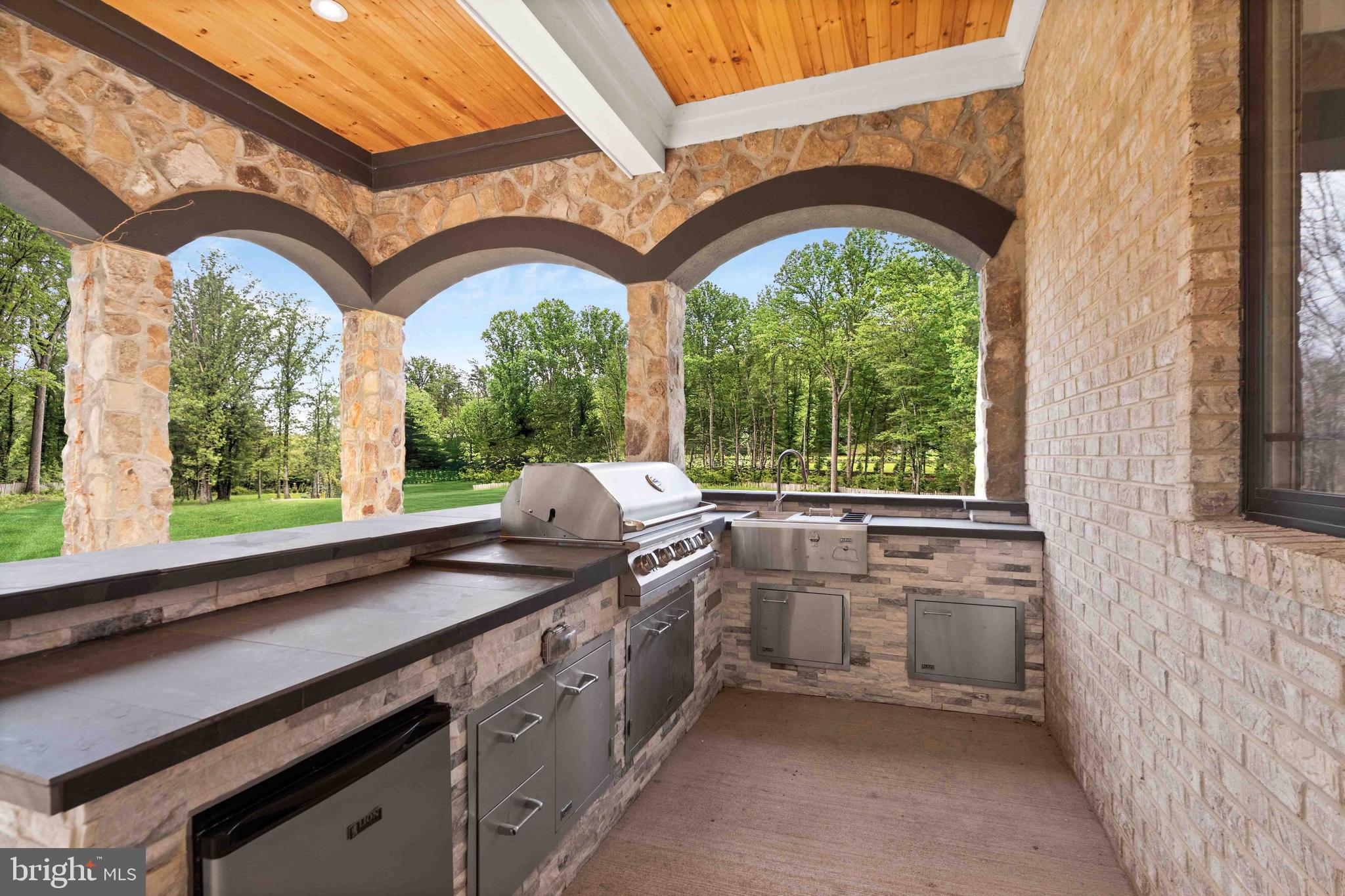 11721 PLANTATION DRIVE