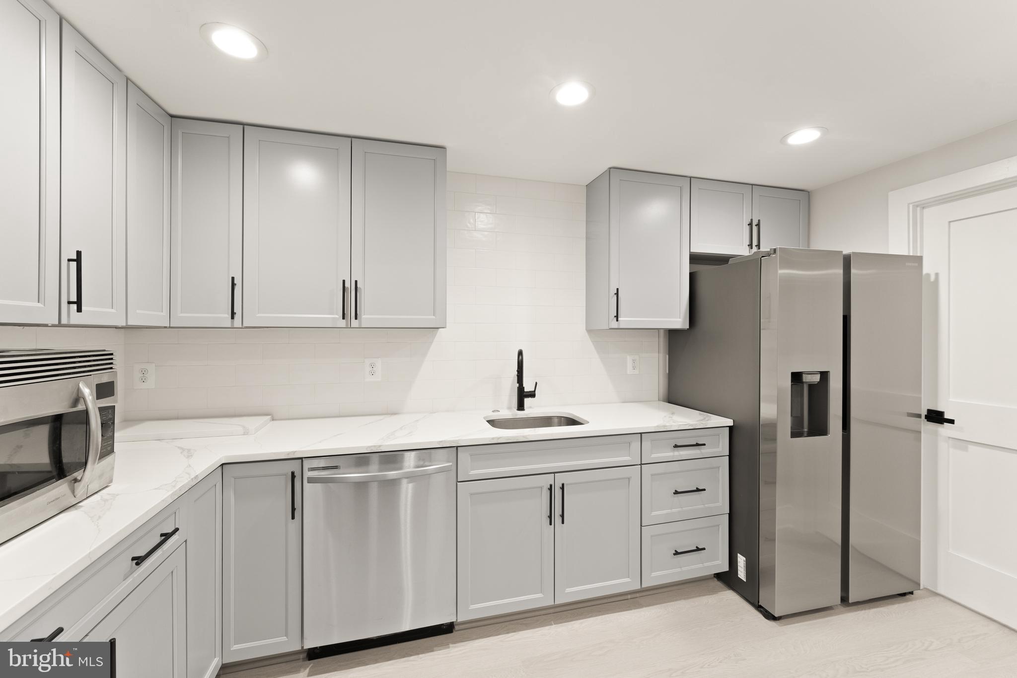 11721 PLANTATION DRIVE