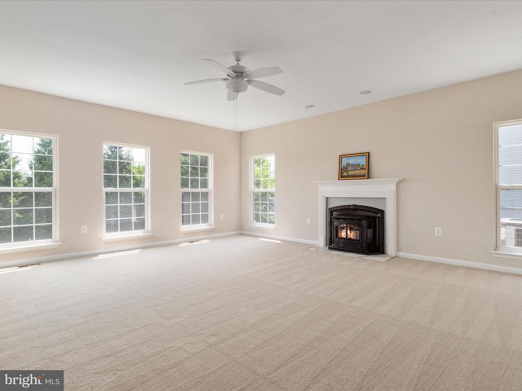 300 Swan Point Ct