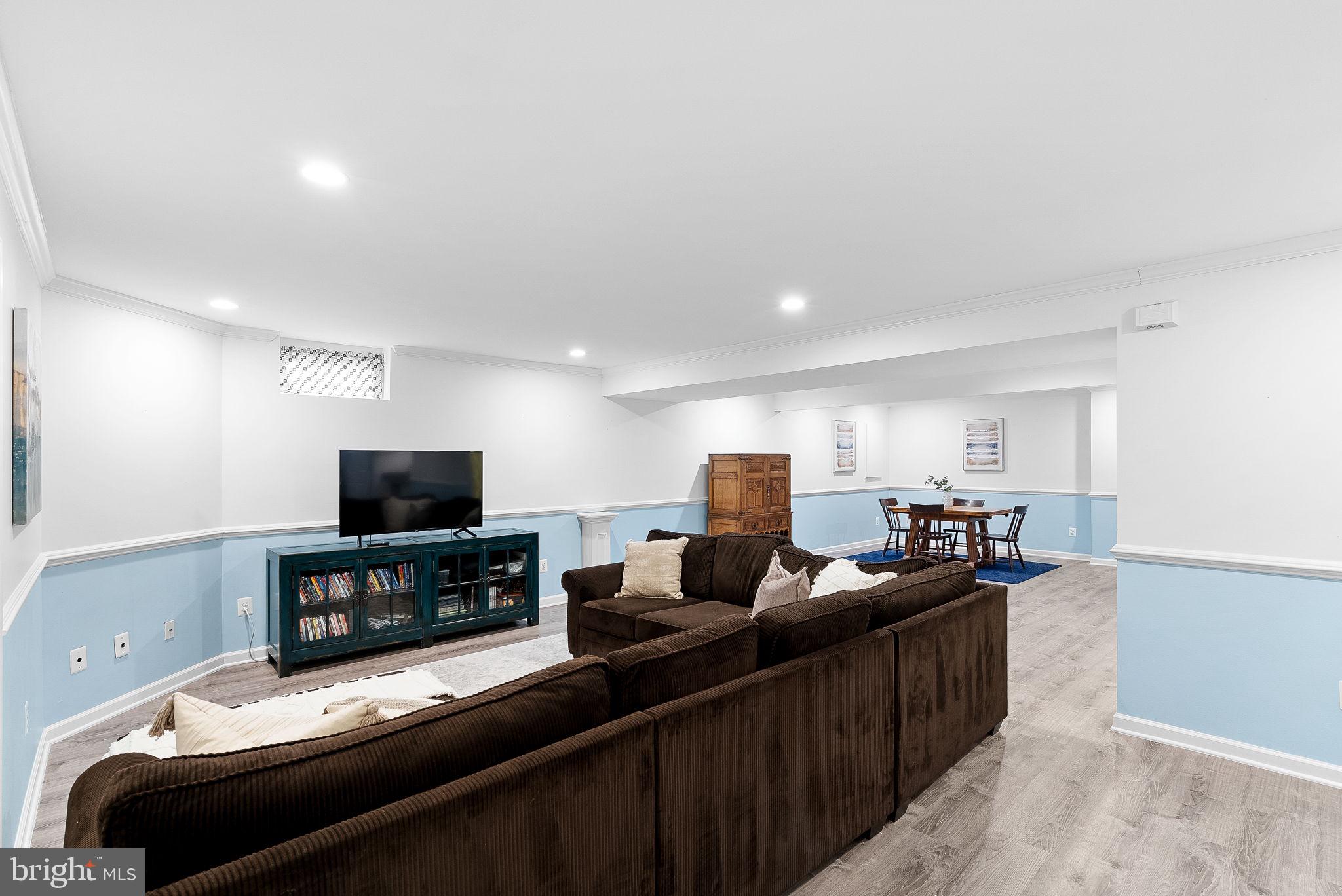 25877 Spurling Ln
