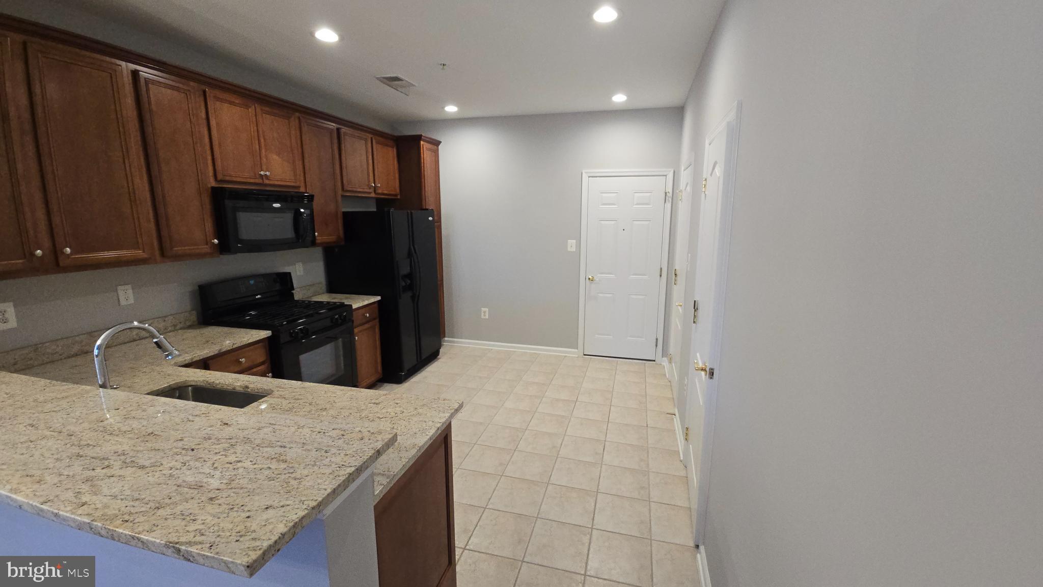 19404 DIAMOND LAKE DR