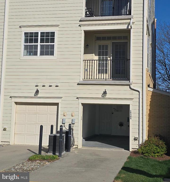 19404 DIAMOND LAKE DR