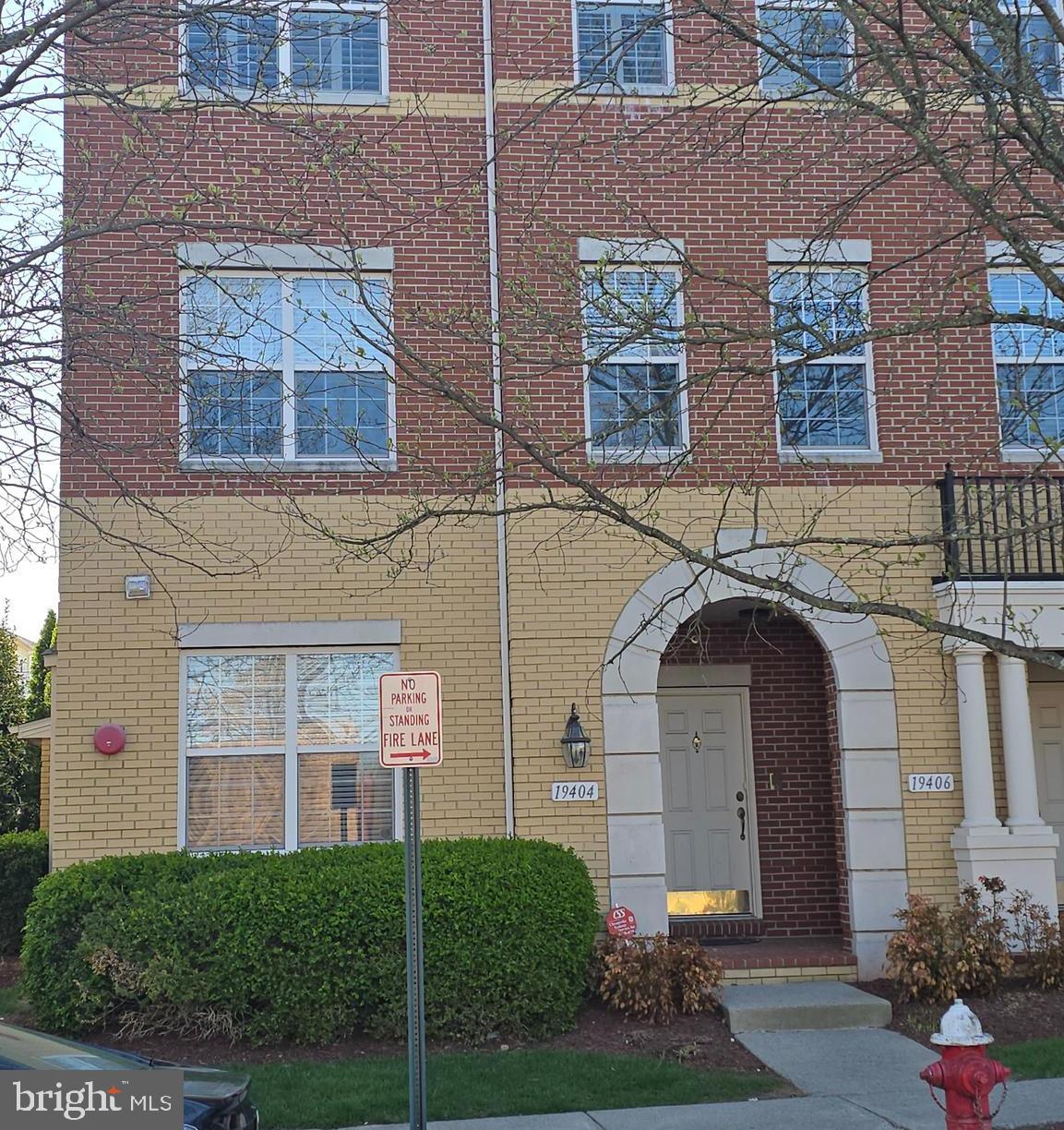 19404 DIAMOND LAKE DR