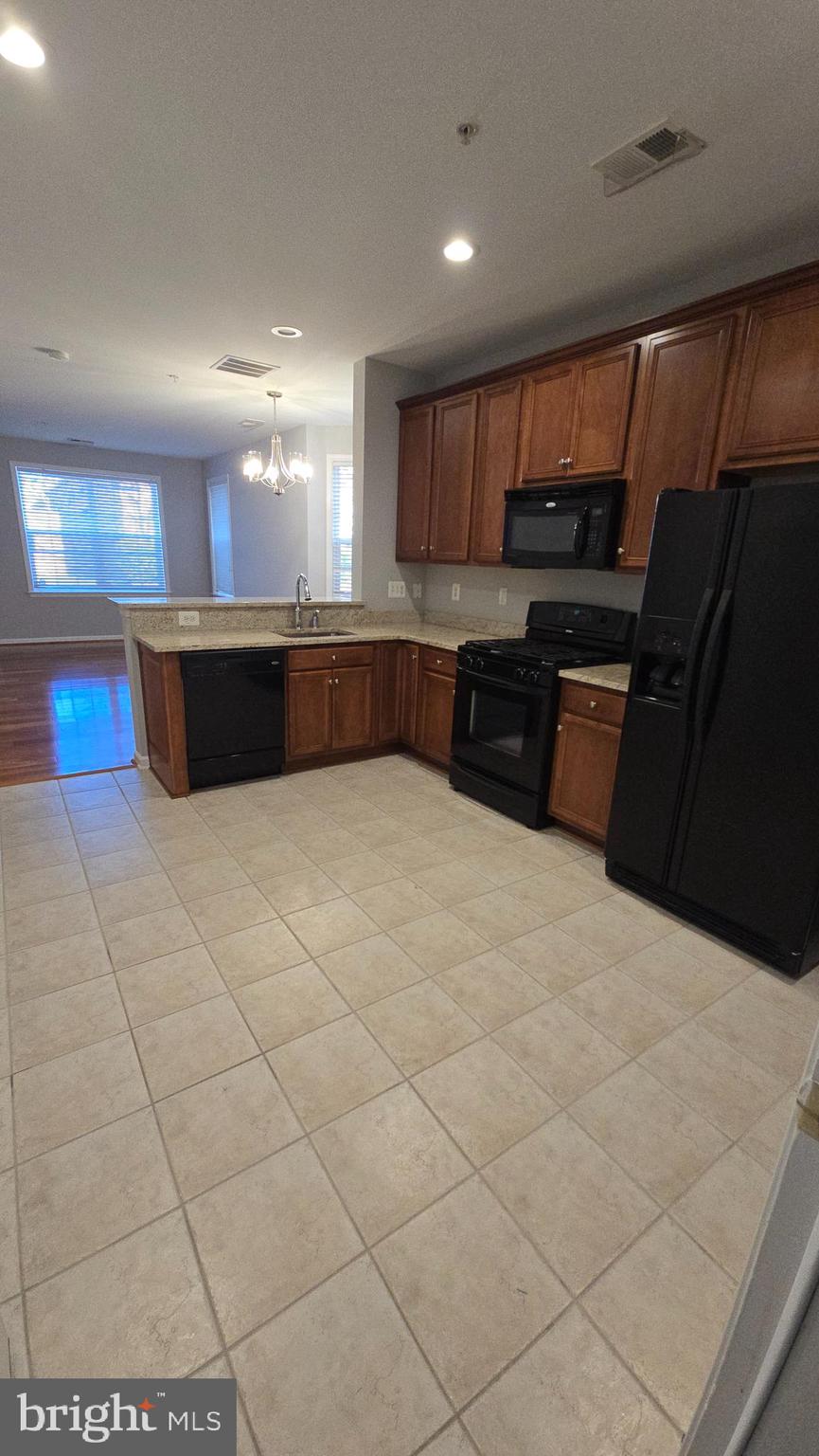 19404 DIAMOND LAKE DR