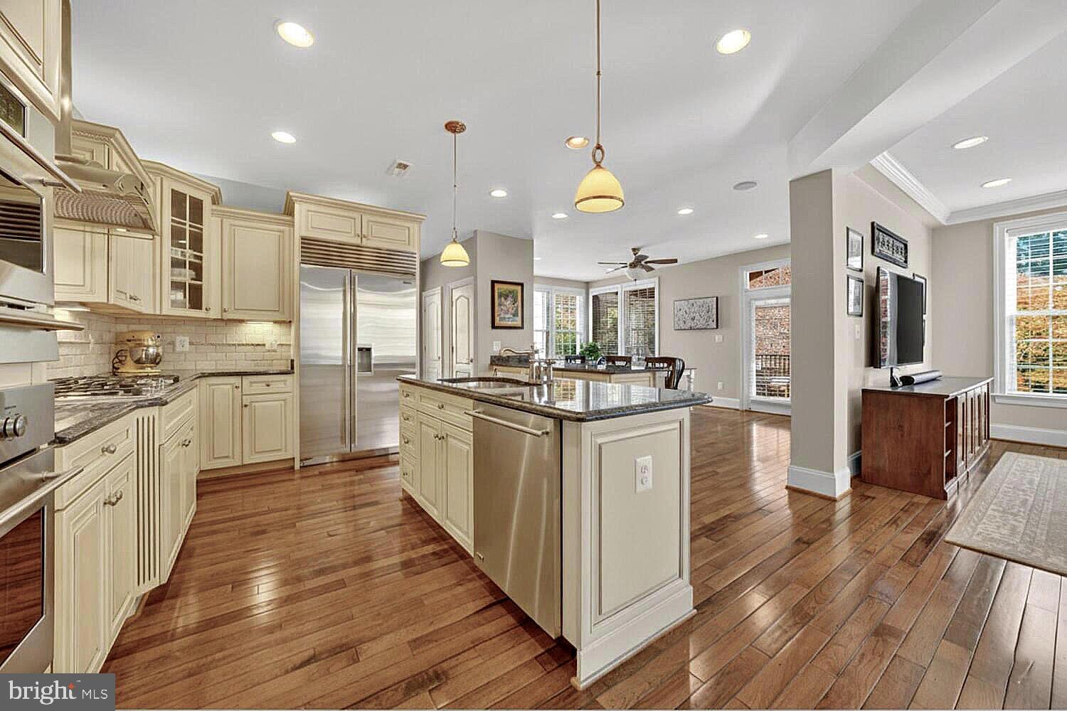 21816 AINSLEY COURT