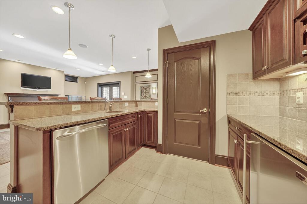 21816 AINSLEY COURT