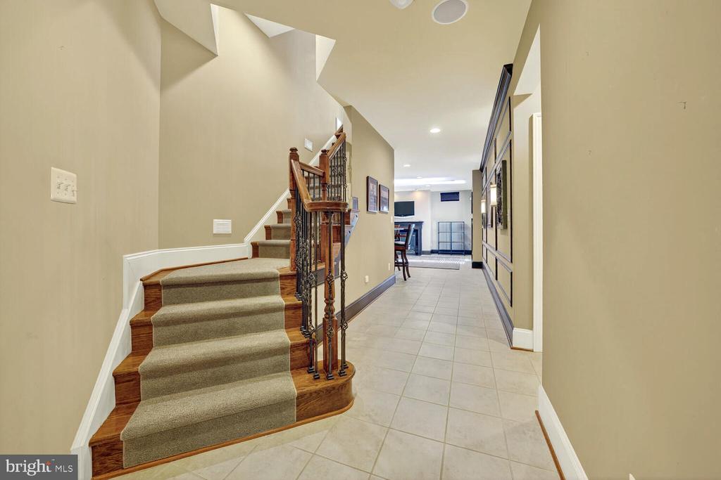 21816 AINSLEY COURT