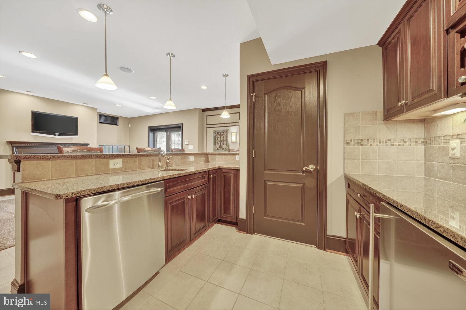 21816 AINSLEY COURT