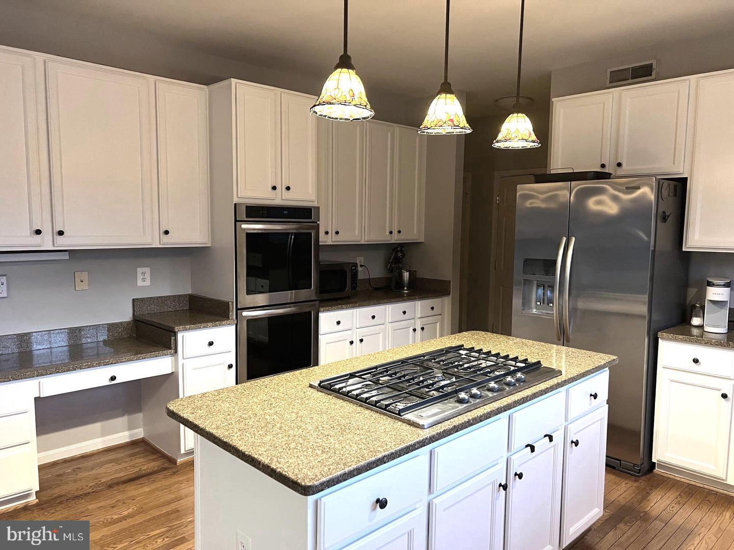 21644 PICCADILLY CIRCUS COURT