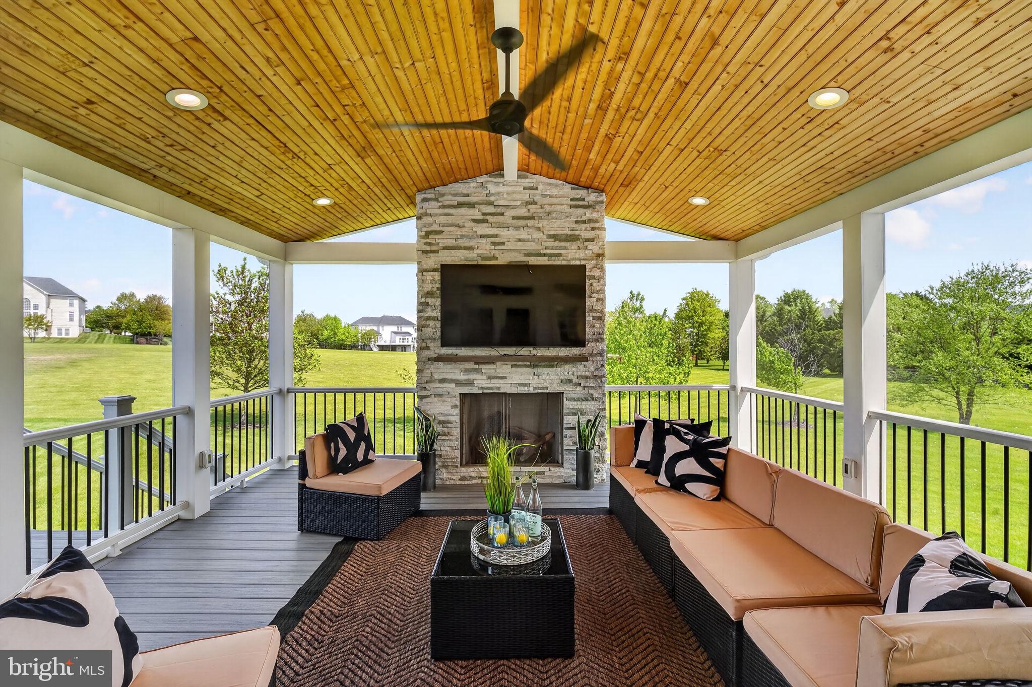 42966 VINO ROSSO COURT