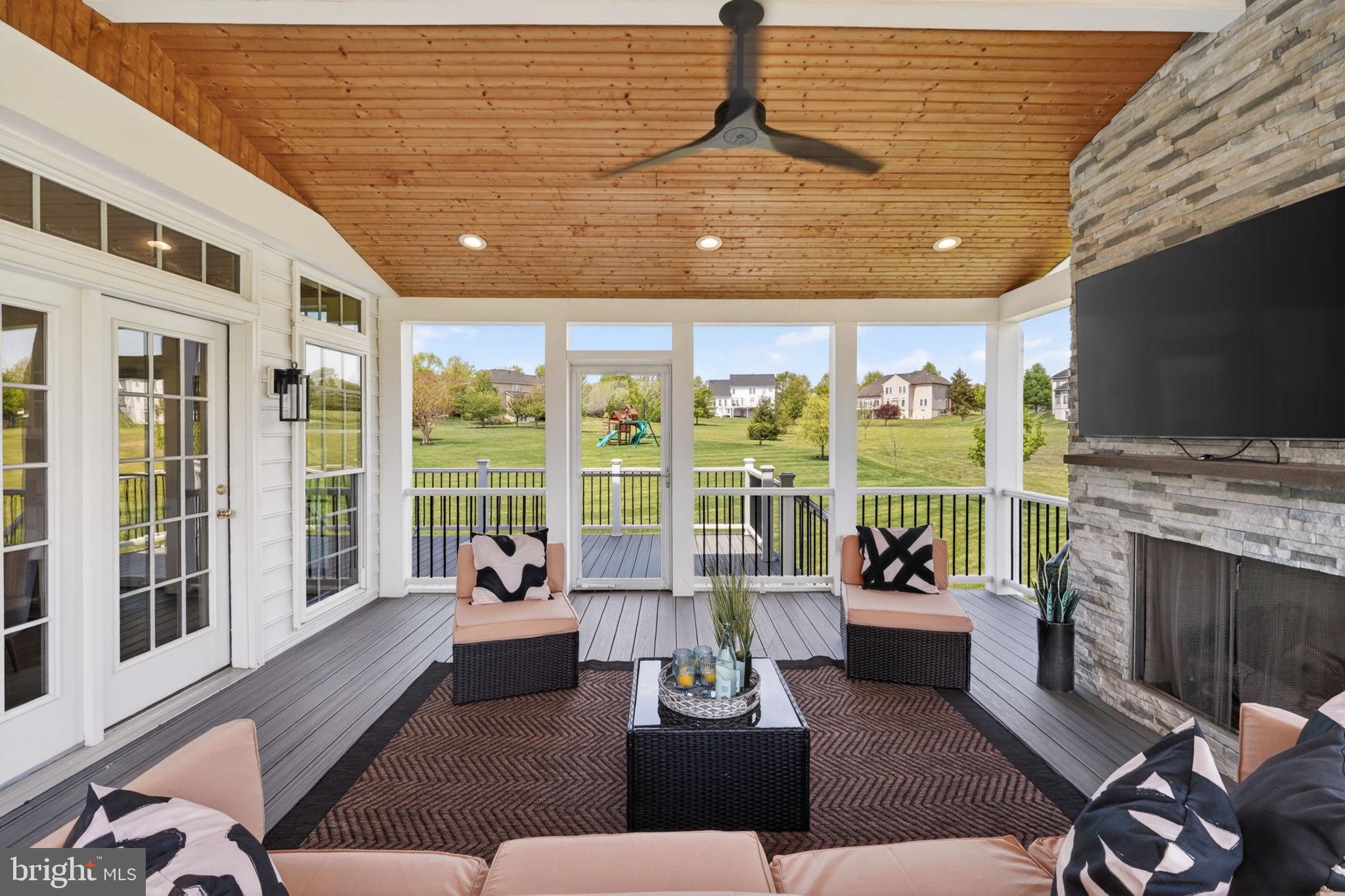 42966 VINO ROSSO COURT