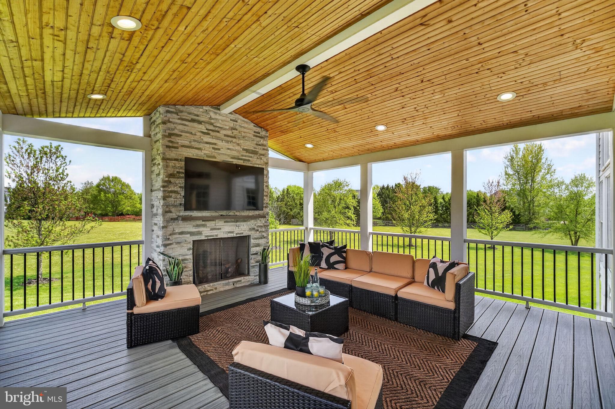 42966 VINO ROSSO COURT