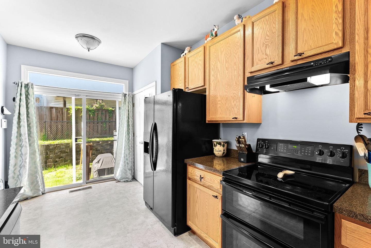 15673 Mendoza Ln