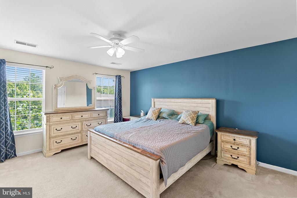 15673 Mendoza Ln
