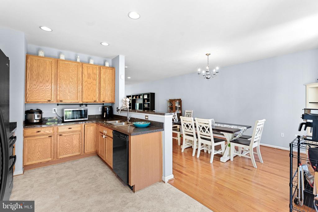 15673 Mendoza Ln