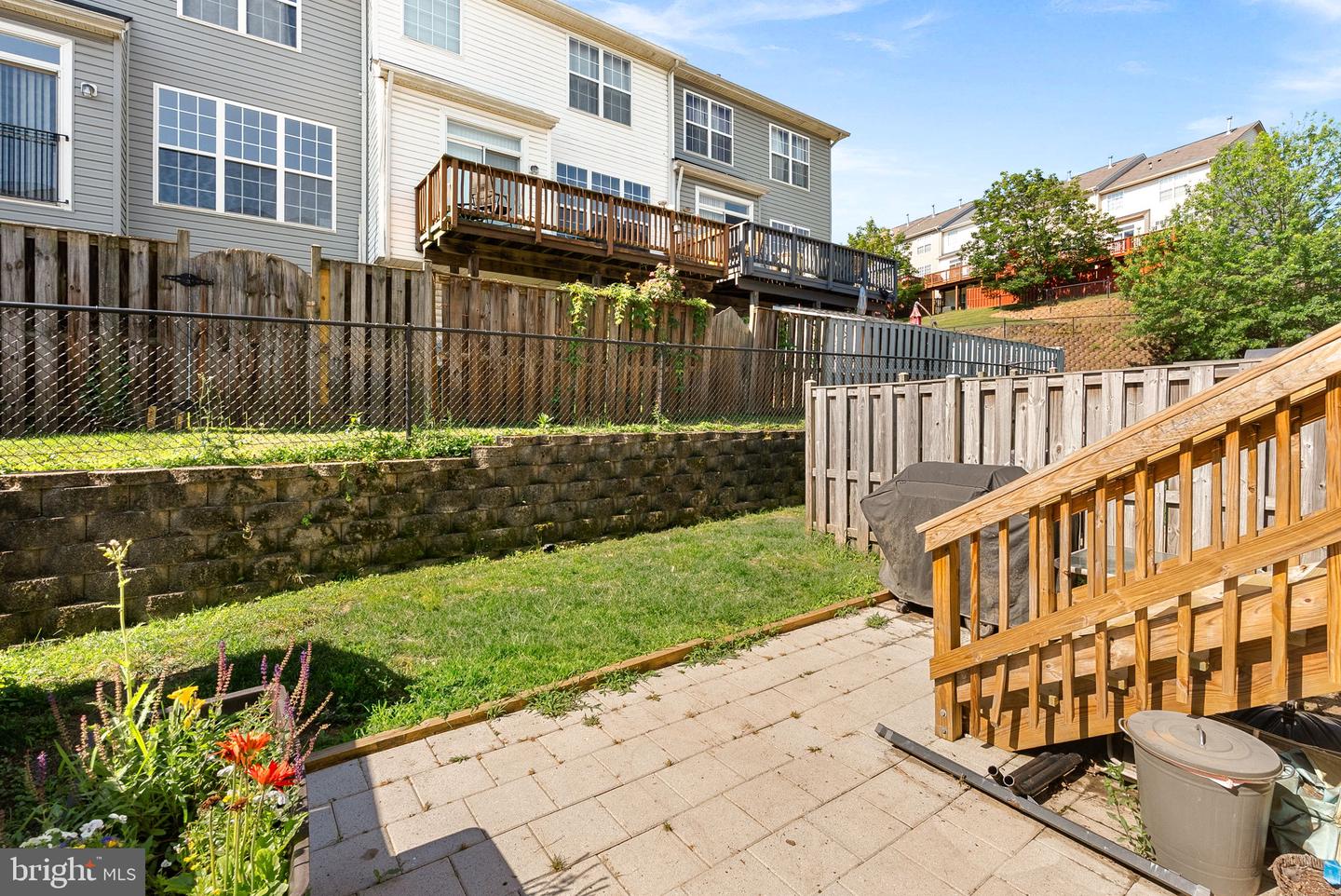 15673 Mendoza Ln